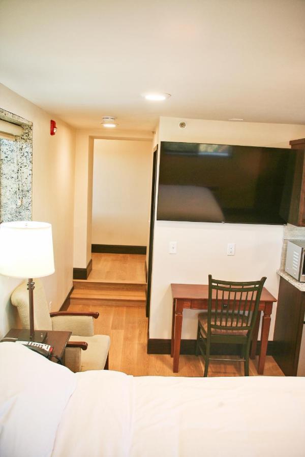 Iron Springs Luxury Lodge & Spa 시더 시티 외부 사진