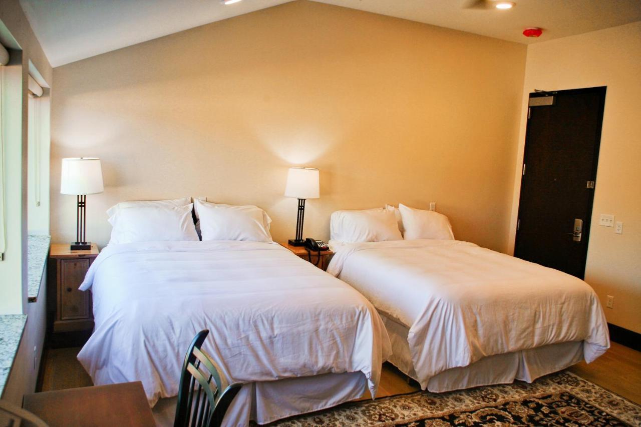 Iron Springs Luxury Lodge & Spa 시더 시티 외부 사진
