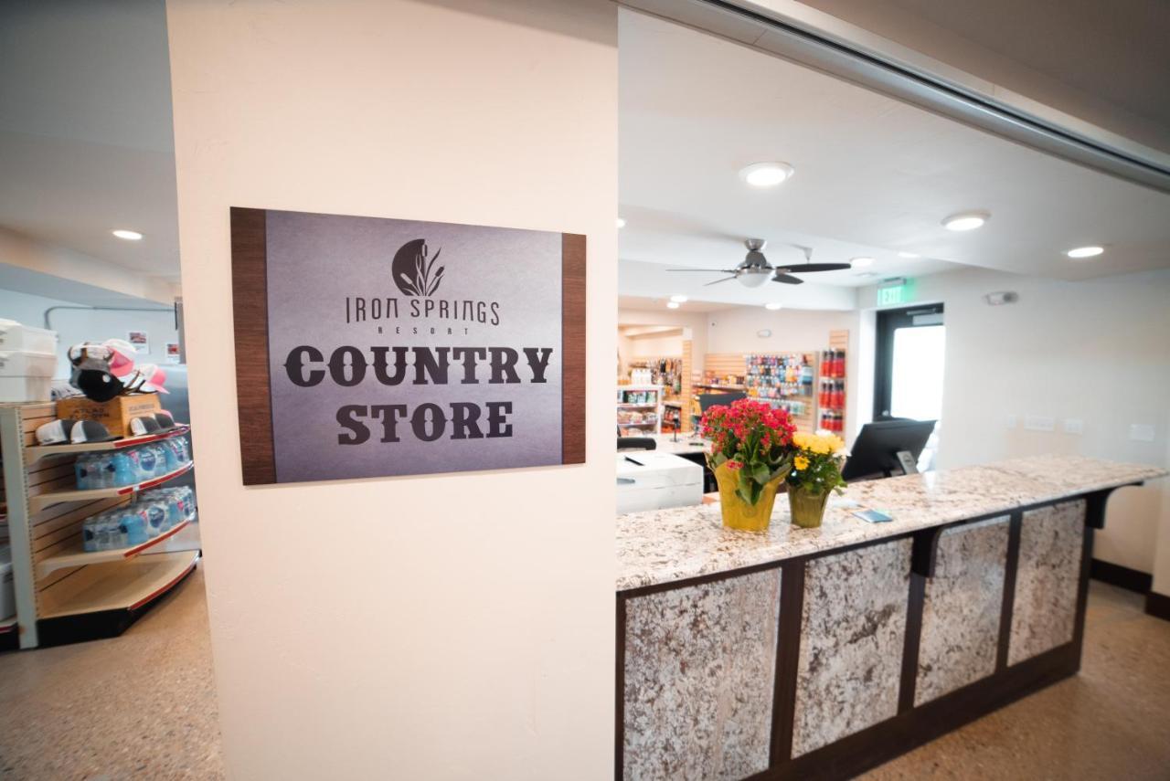 Iron Springs Luxury Lodge & Spa 시더 시티 외부 사진