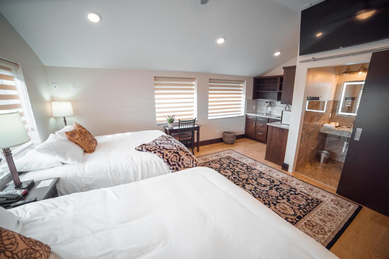 Iron Springs Luxury Lodge & Spa 시더 시티 외부 사진